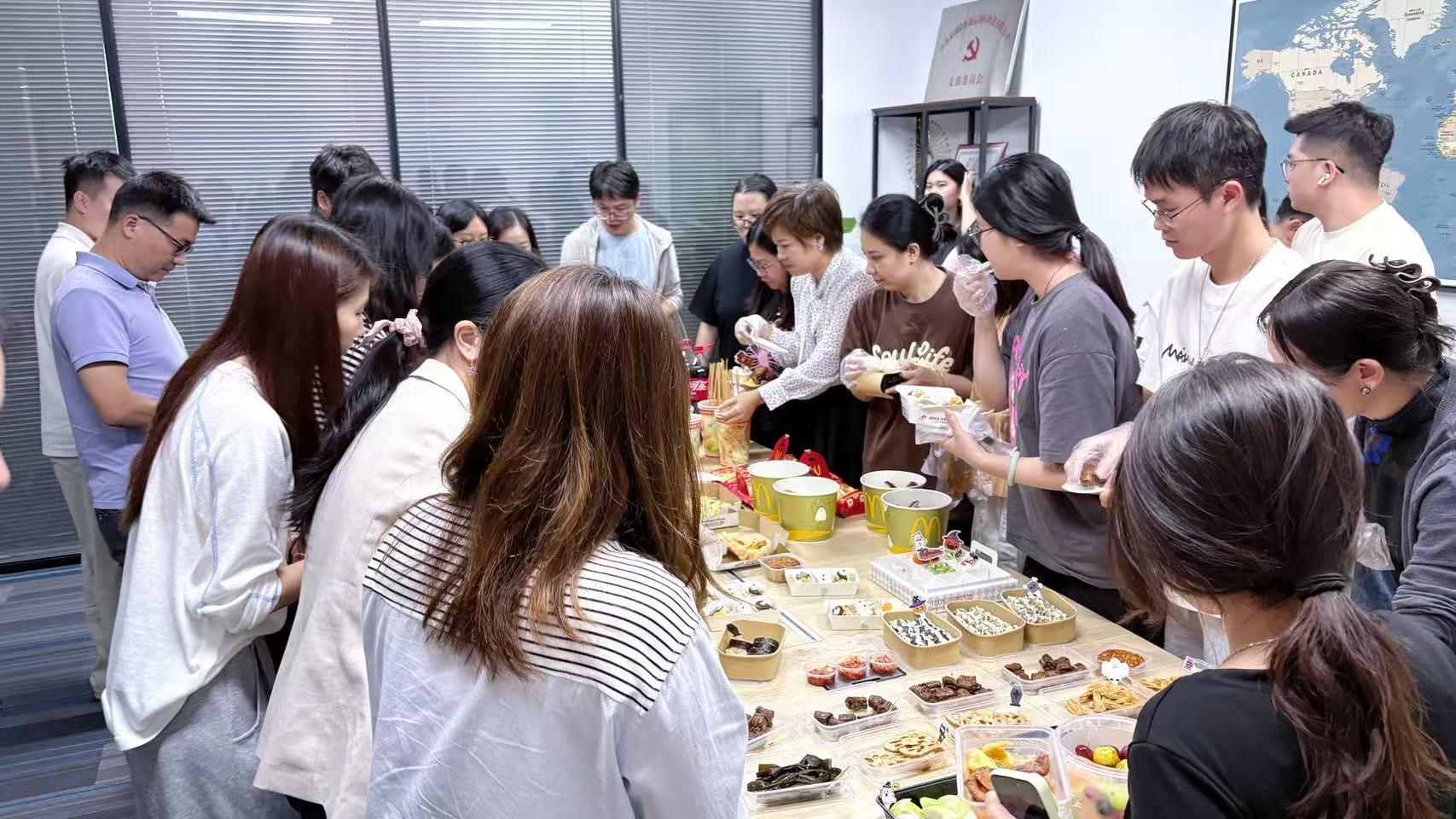 Trick or Treat｜Rainbow Logistics Halloween Afternoon Tea 'Ghostly Mischief Strikes'!